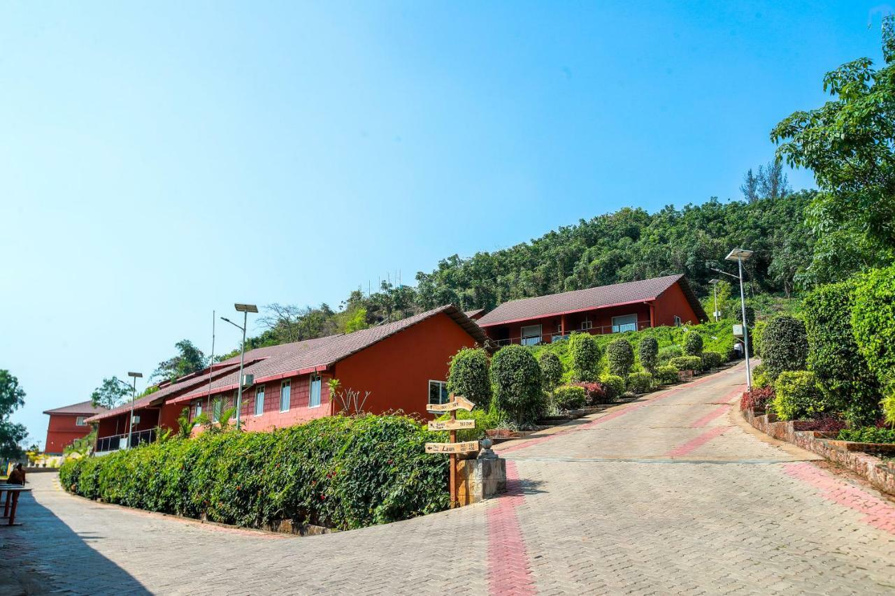 Mudbidri The Estate Resort , Mangalore מראה חיצוני תמונה